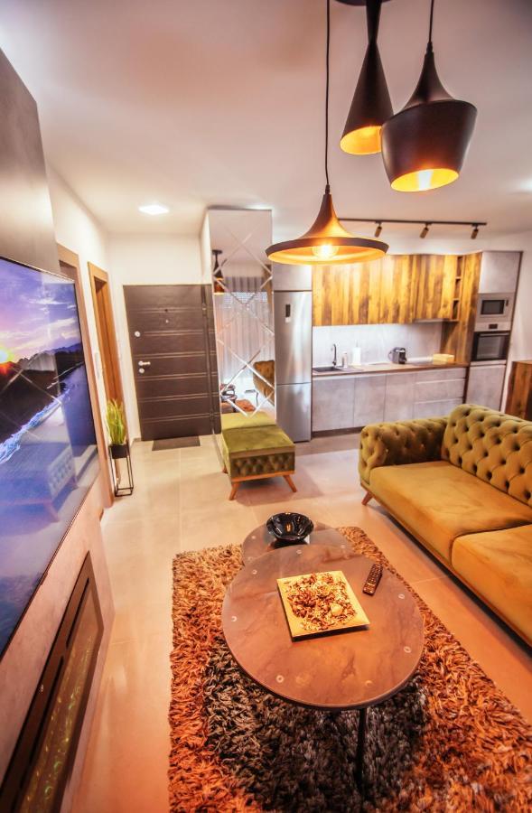 Royal Luxury Apartment ורסאק מראה חיצוני תמונה