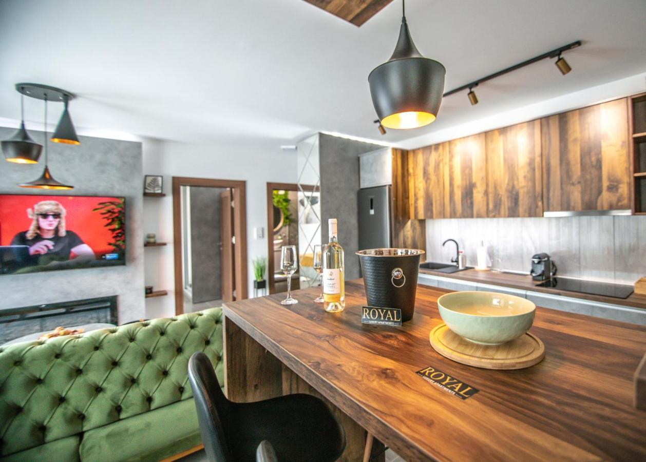 Royal Luxury Apartment ורסאק מראה חיצוני תמונה