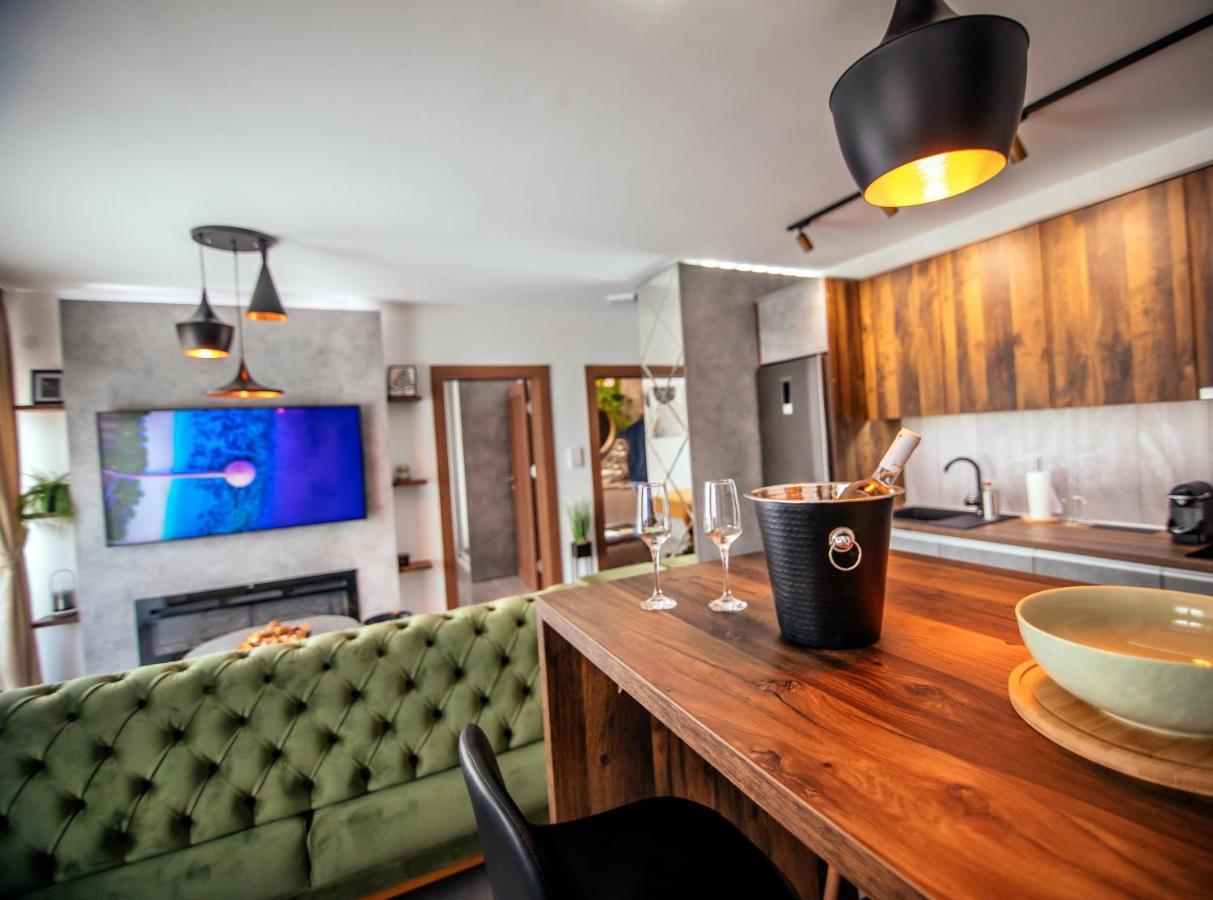 Royal Luxury Apartment ורסאק מראה חיצוני תמונה