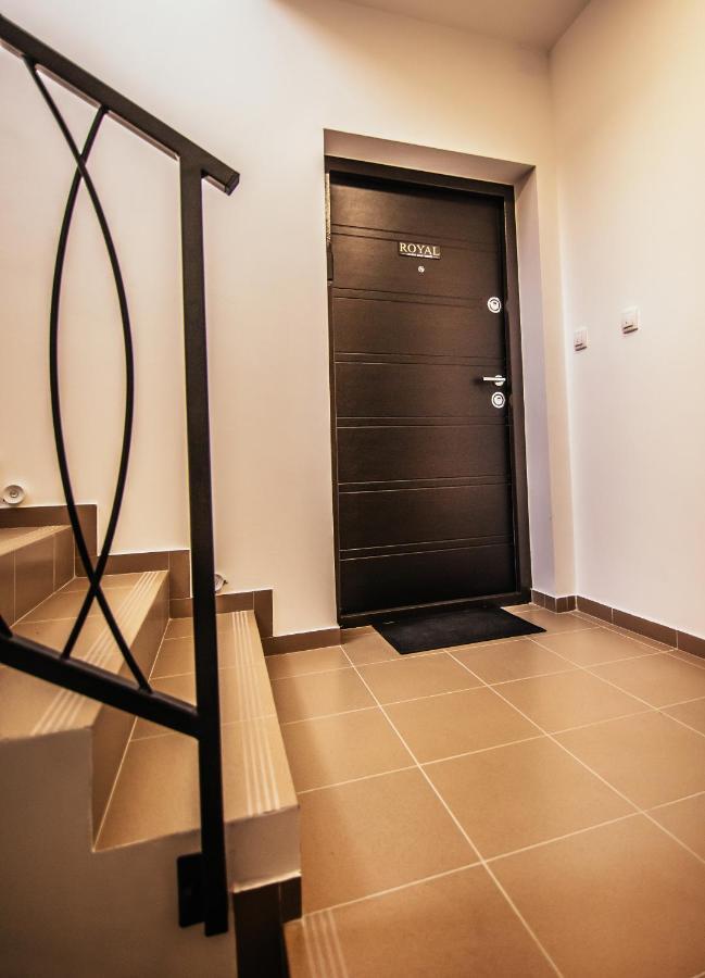 Royal Luxury Apartment ורסאק מראה חיצוני תמונה