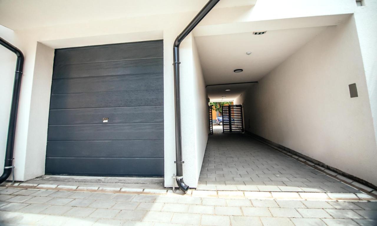 Royal Luxury Apartment ורסאק מראה חיצוני תמונה