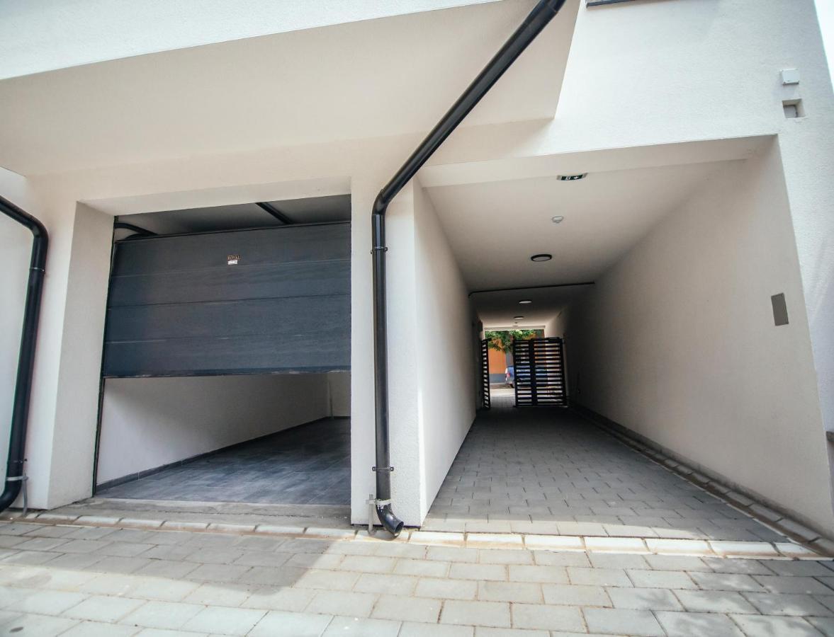 Royal Luxury Apartment ורסאק מראה חיצוני תמונה